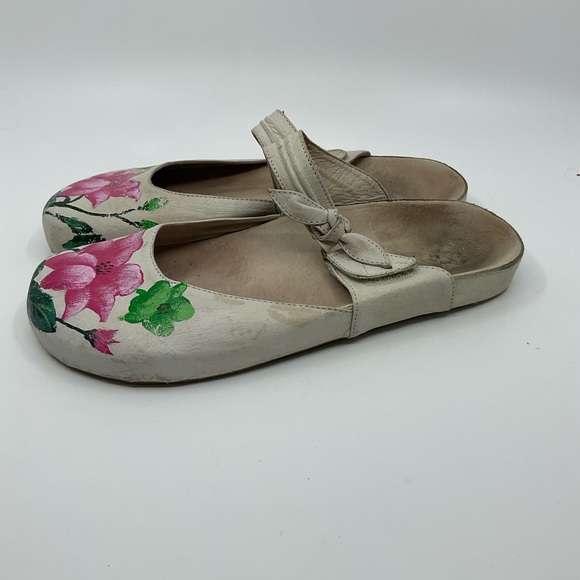 Vintage 90s Y2K Wanted Vintage Leather Floral Painted Mules Clogs Slides - Picture 2 of 8